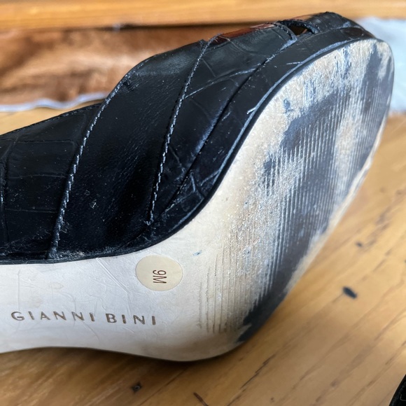 Beautiful size 9 Gianni Bini heels.  Excellent lightly worn condition. - Picture 2 of 5